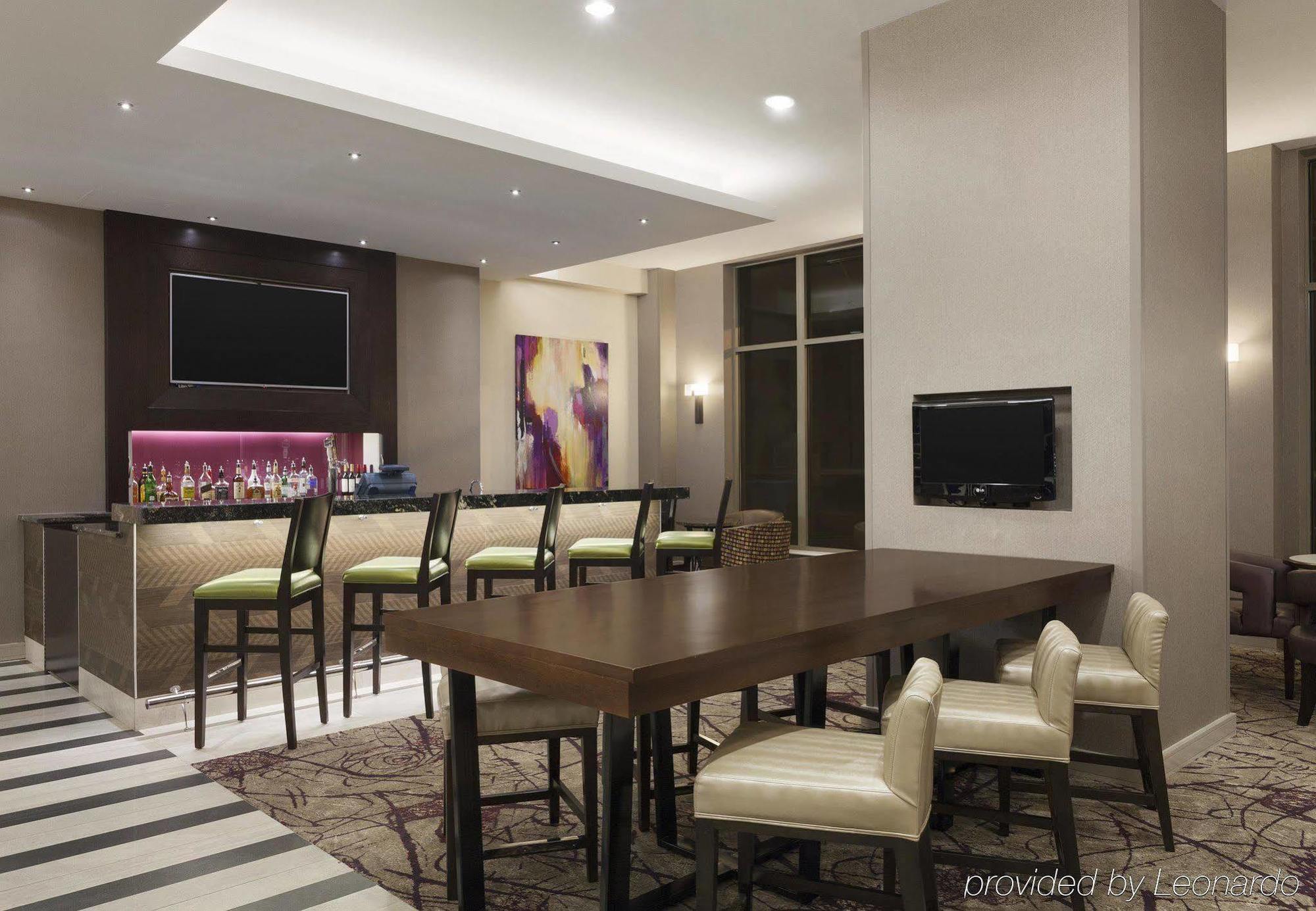 Residence Inn Alexandria Old Town South At Carlyle מסעדה תמונה